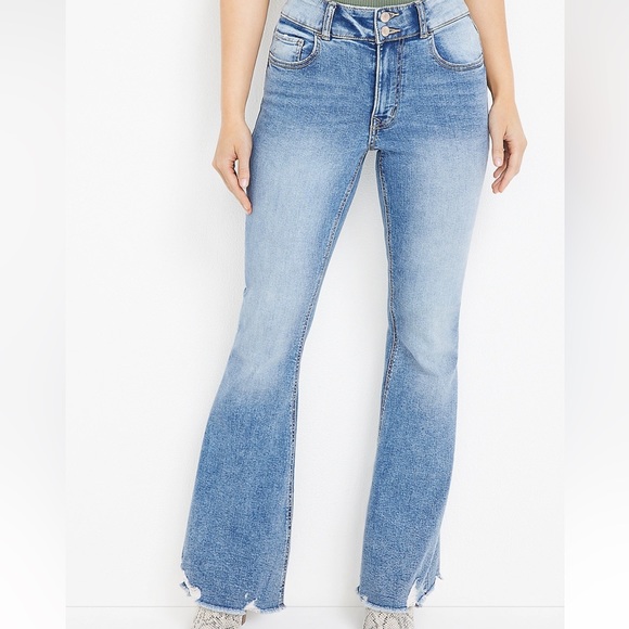 M Jeans. High Rise, Ripped Hem Jean. Flare. Size 12. - Picture 3 of 3